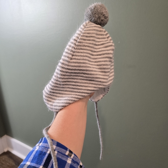 H&M Winter Baby Knitted Hats Striped Ball Beanie Toddler Kids 3/4T sz - Picture 3 of 8